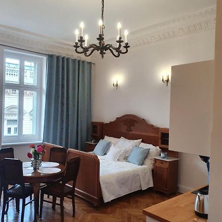 Prestige Aparthotel Piotrkowska 82 - Wyjatkowy Widok Na Deptak Лодз Екстериор снимка
