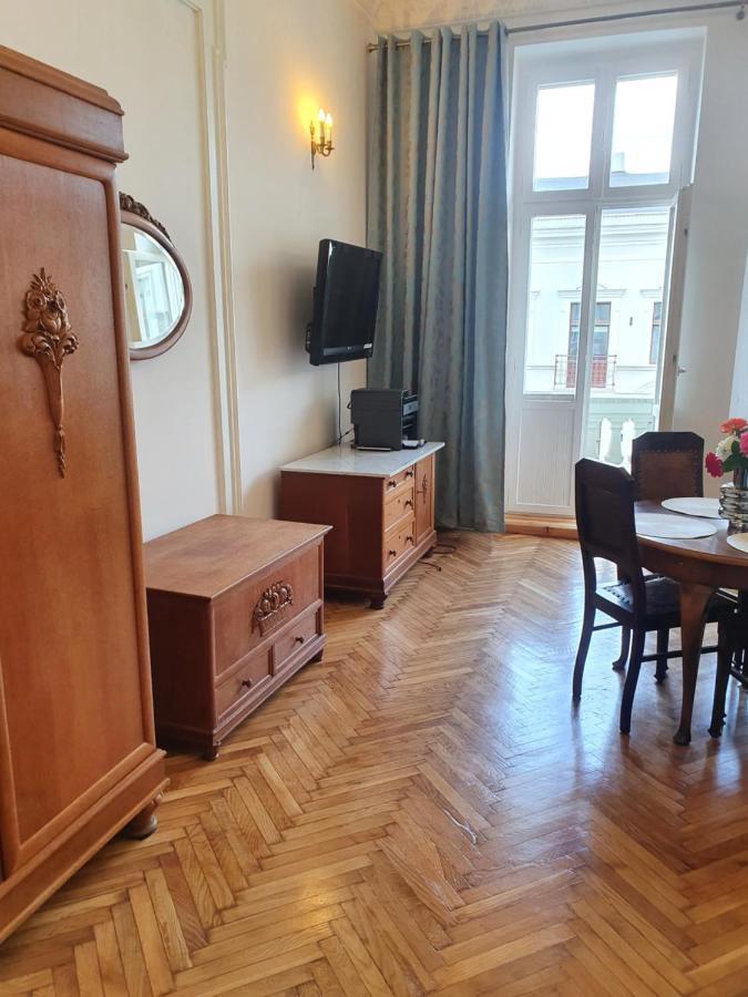 Prestige Aparthotel Piotrkowska 82 - Wyjatkowy Widok Na Deptak Лодз Екстериор снимка
