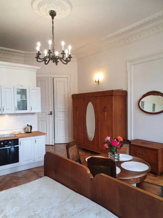 Prestige Aparthotel Piotrkowska 82 - Wyjatkowy Widok Na Deptak Лодз Екстериор снимка