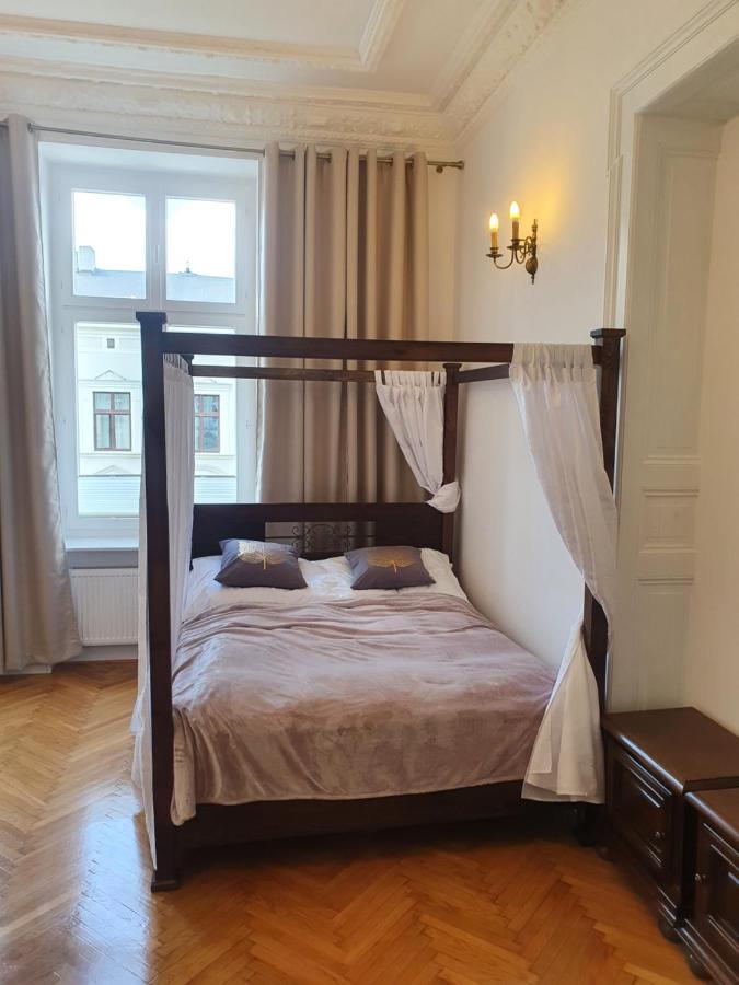 Prestige Aparthotel Piotrkowska 82 - Wyjatkowy Widok Na Deptak Лодз Екстериор снимка