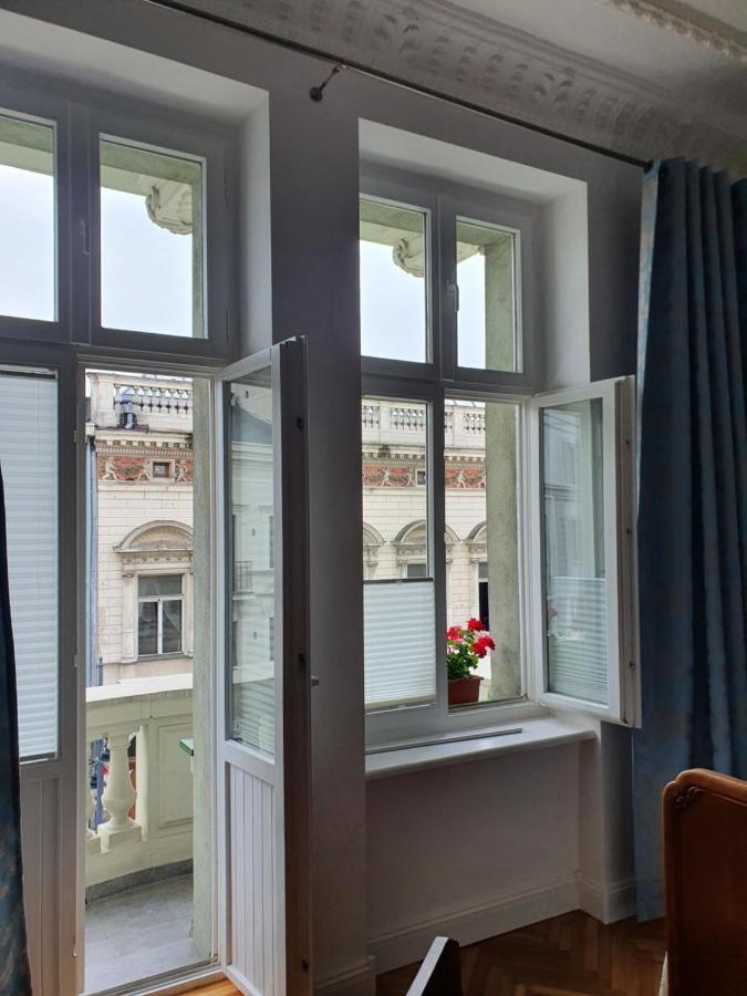 Prestige Aparthotel Piotrkowska 82 - Wyjatkowy Widok Na Deptak Лодз Екстериор снимка
