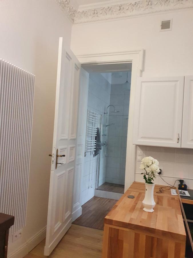 Prestige Aparthotel Piotrkowska 82 - Wyjatkowy Widok Na Deptak Лодз Екстериор снимка
