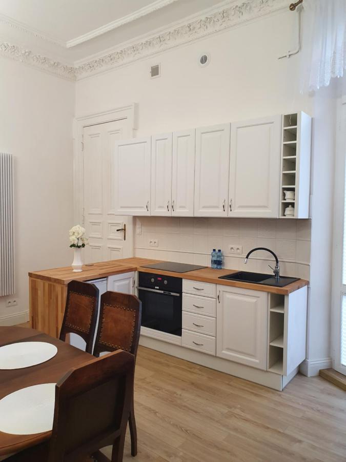 Prestige Aparthotel Piotrkowska 82 - Wyjatkowy Widok Na Deptak Лодз Екстериор снимка